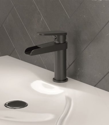 СМЕСИТЕЛ ЗА УМИВАЛНИК ЧЕРЕН МАТ CASCADA ICF 1192053B